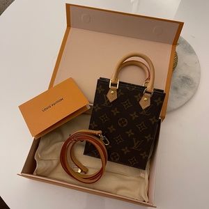 Louis Vuitton Petit Sac Plat